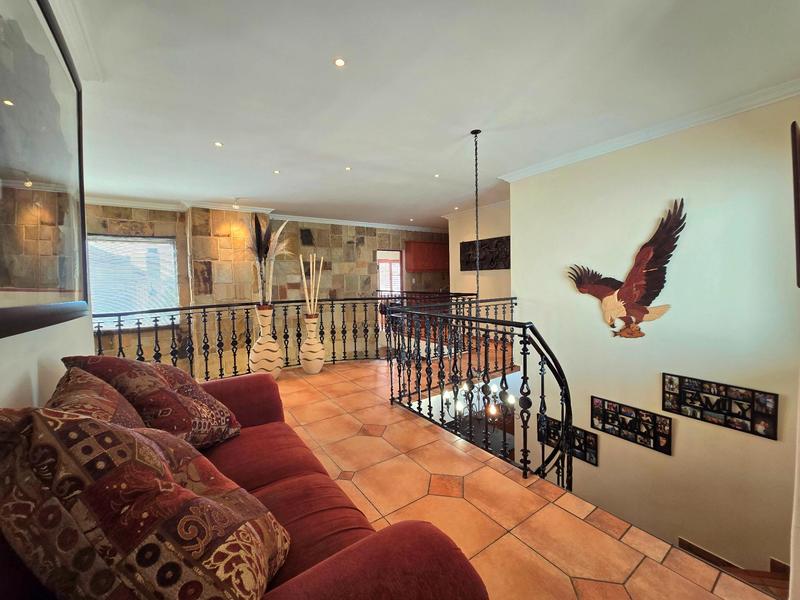 5 Bedroom Property for Sale in Golden Mile Western Cape